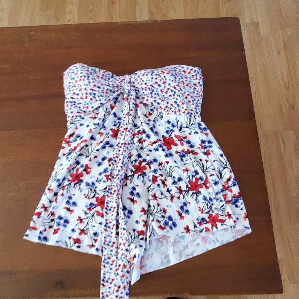 Floral strapless top